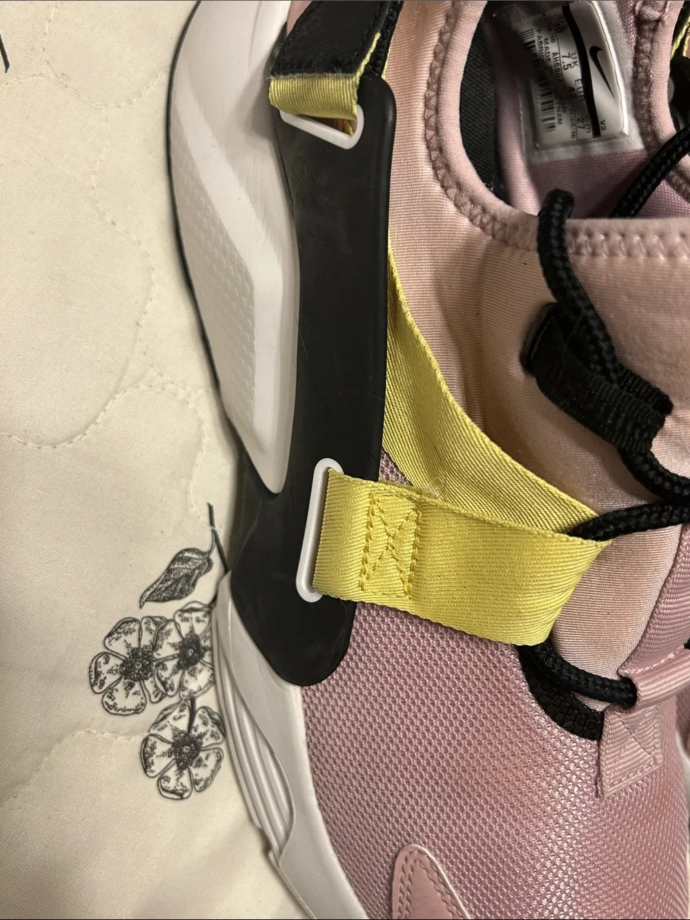 Nike Air Huarache city low plum chalk size 10 GUC - Picture 14 of 16